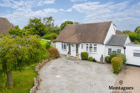 6 Green Walk, Ongar, CM5 9HR