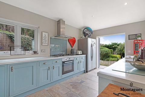 6 Green Walk, Ongar, CM5 9HR