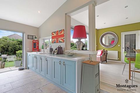 6 Green Walk, Ongar, CM5 9HR