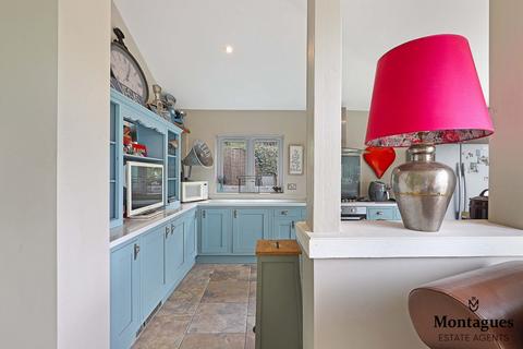 6 Green Walk, Ongar, CM5 9HR