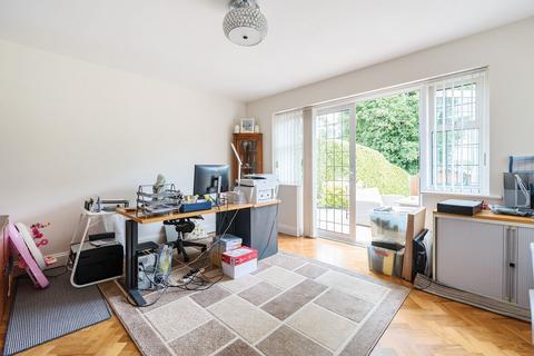 11 The Drive, Wallington, SM6 9LY