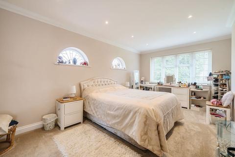 11 The Drive, Wallington, SM6 9LY