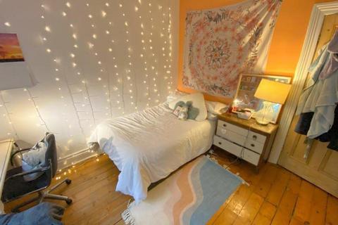 8 bedroom house to rent, Regent Park Terrace, Leeds LS6
