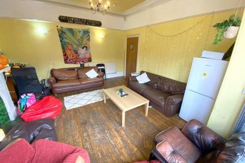 8 bedroom house to rent, Regent Park Terrace, Leeds LS6