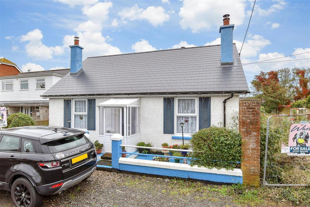 Mill Road, Dymchurch, Romney Marsh, Kent 3 bed detached house for sale