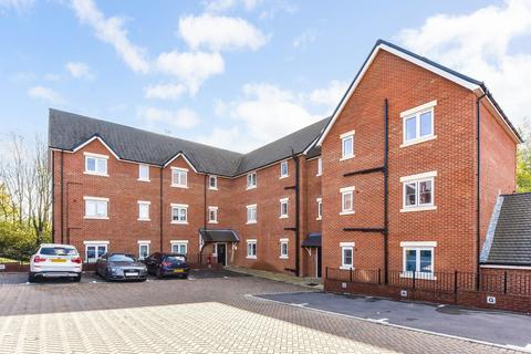 2 bedroom flat for sale, Clover Grove, Alton, Hampshire