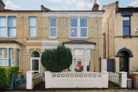 4 bedroom semi-detached house for sale, Sarsfeld Road, London, SW12