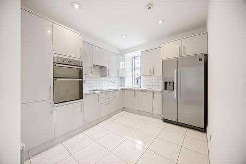 4 bedroom apartment to rent, Avenue Mansions, Finchley Road NW3