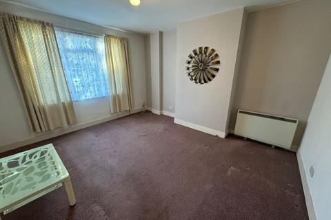 3 bedroom terraced house to rent, Princes Avenue, London