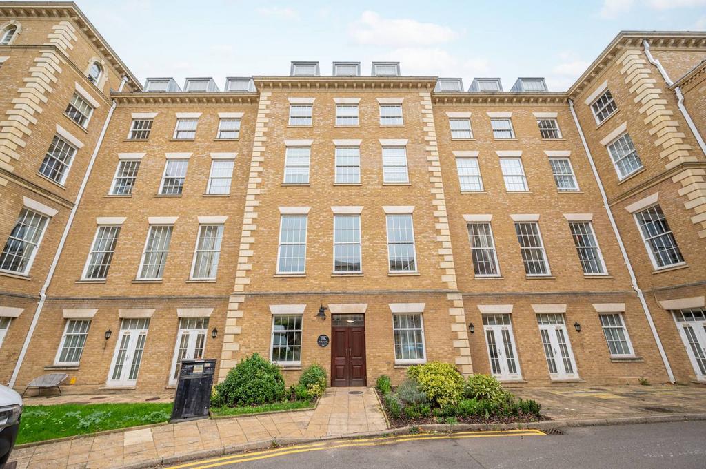 Princess Park Manor, Friern 2 bed flat for sale £500,000