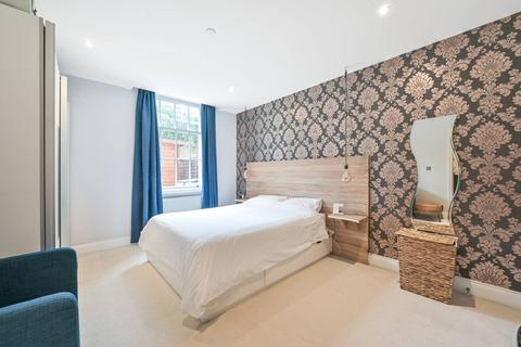 2 bedroom flat for sale, Princess Park Manor, Friern Barnet, London, N11