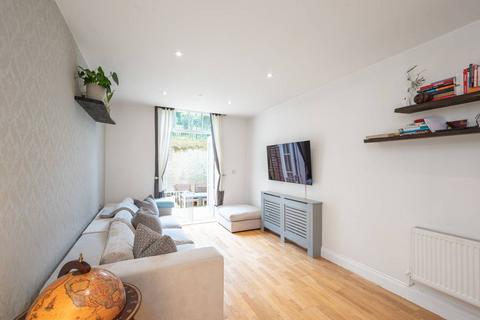 2 bedroom flat for sale, Princess Park Manor, Friern Barnet, London, N11