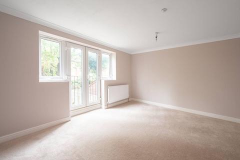 5 bedroom end of terrace house for sale, High Road, New Southgate, London, N11