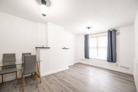 1 bedroom maisonette for sale, Caney Mews, Cricklewood, London, NW2