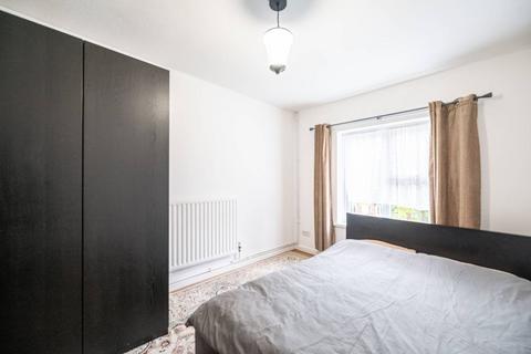 1 bedroom maisonette for sale, Caney Mews, Cricklewood, London, NW2