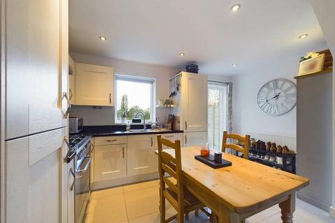 2 bedroom semi-detached house for sale, Cavalier Crescent, Worcester, Worcestershire, WR5