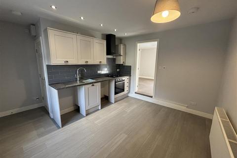 1 bedroom flat to rent, Chapel Street, Glossop