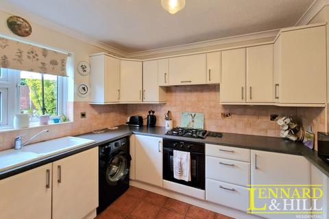 81 Curling Lane, Badgers Dene, Grays, RM17 5JJ
