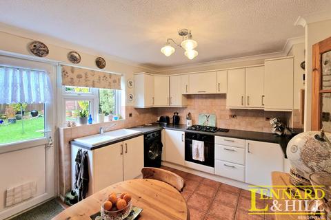 81 Curling Lane, Badgers Dene, Grays, RM17 5JJ