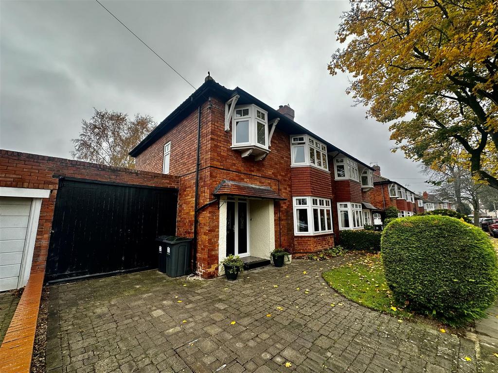 Woodvale Road, Darlington 3 bed semidetached house for sale £330,000