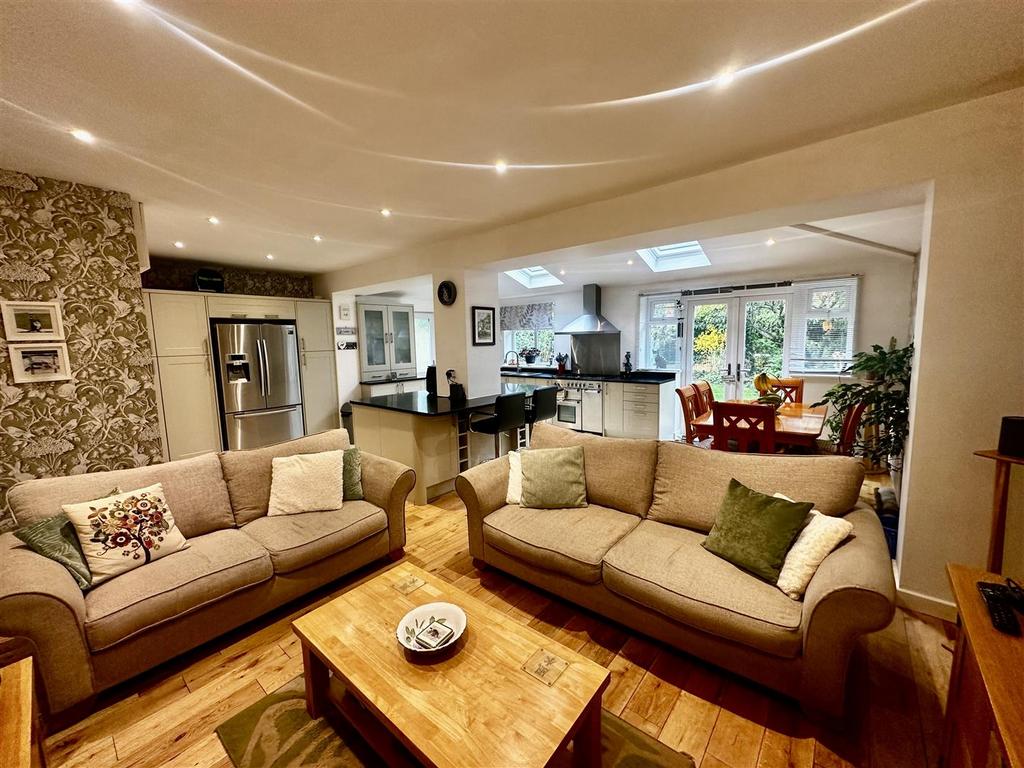 Woodvale Road, Darlington 3 bed semidetached house for sale £330,000