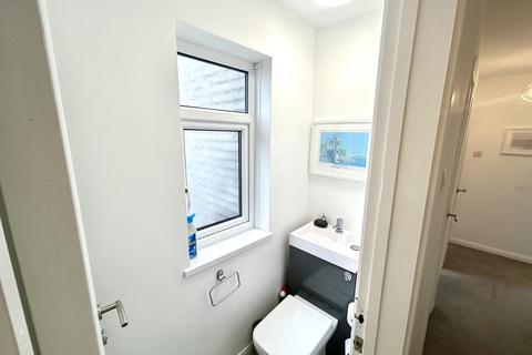 2 bedroom apartment for sale, Sealawns, Barry