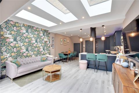 8 Trafalgar Grove, London, SE10 9TB
