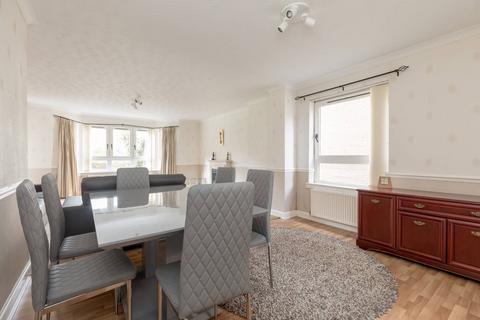 3 bedroom ground floor flat for sale, 13/2 Craigend Park, Edinburgh, EH16 5XX