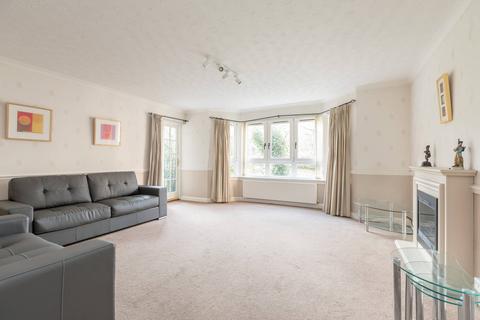 13/2 Craigend Park, Edinburgh, EH16 5XX