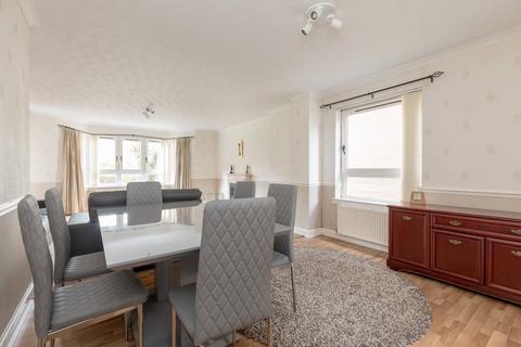 13/2 Craigend Park, Edinburgh, EH16 5XX