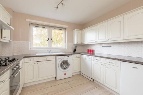 13/2 Craigend Park, Edinburgh, EH16 5XX