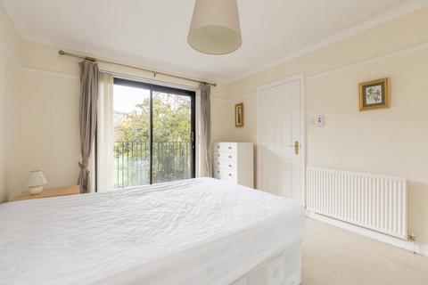 13/2 Craigend Park, Edinburgh, EH16 5XX