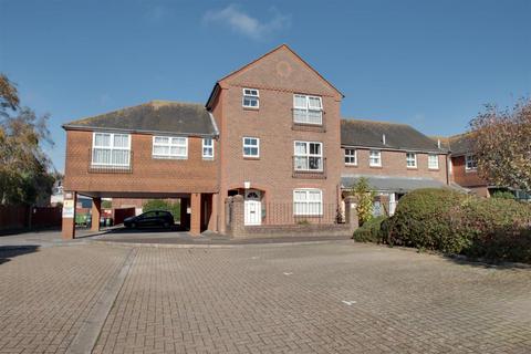 2 bedroom flat for sale, Parkside, High Street, Worthing