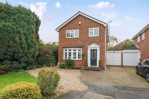 4 bedroom detached house for sale, Blackwater,  Camberley,  GU17