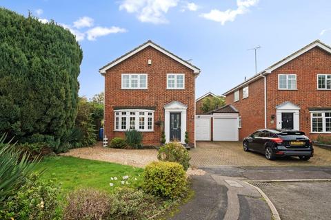 4 bedroom detached house for sale, Blackwater,  Camberley,  GU17