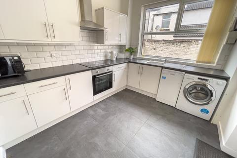 5 bedroom terraced house to rent, Bagot Street, L15 2HA,