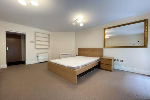 1 bedroom apartment to rent, Charles House, Park Row, NG1