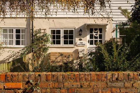 2 bedroom terraced house for sale, North Street, Dorking