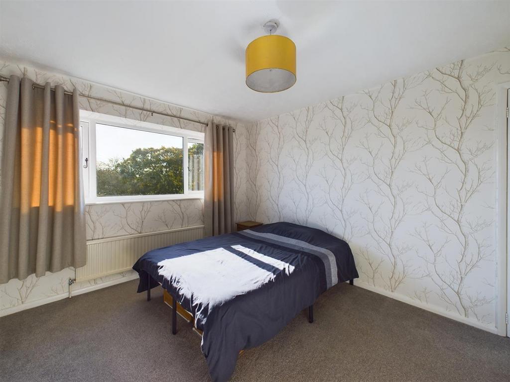 Bed1b.jpg