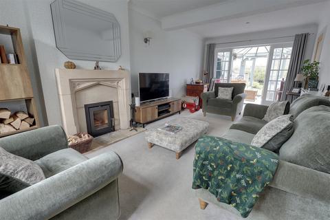 145 Ermin Street, Brockworth, Gloucester, GL3 4HG