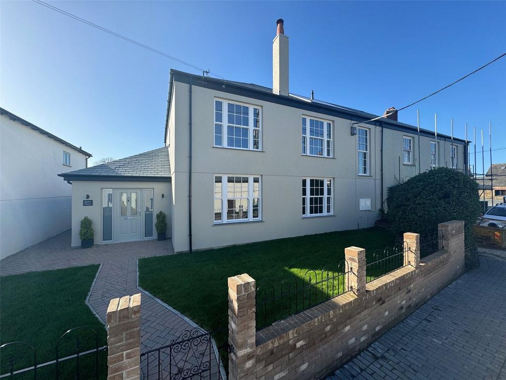 Bude, Cornwall 4 bed semidetached house for sale £795,000
