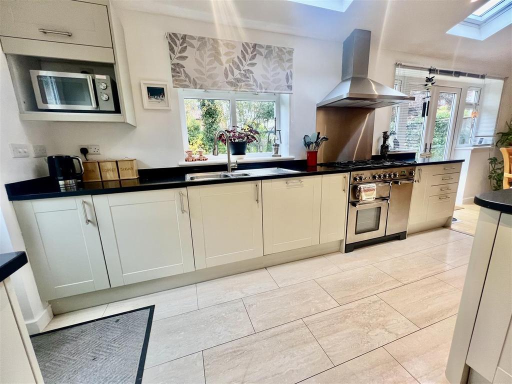 Woodvale Road, Darlington 3 bed semidetached house for sale £330,000