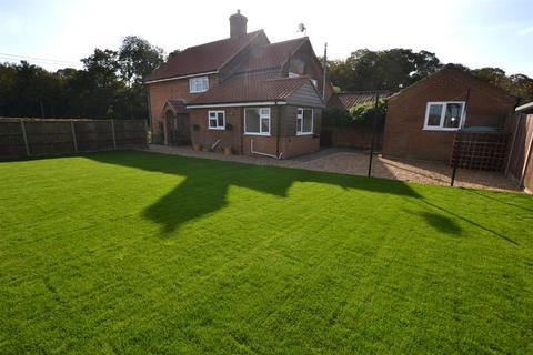 2 bedroom semi-detached house to rent, Marsham, Norfolk