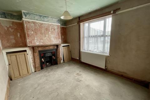 3 bedroom terraced house for sale, Walter Road, Ammanford