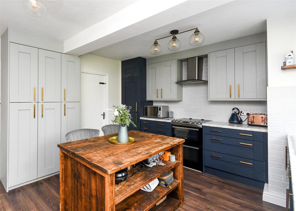33 Birches Park Road - Kitchen (2).jpg