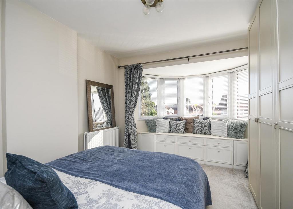 33 Birches Park Road - Bedroom 1.jpg