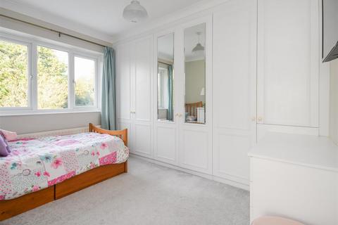 33 Birches Park Road, Codsall, Wolverhampton, WV8 2DT