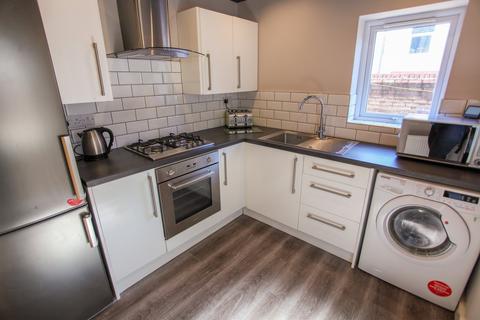 3 bedroom terraced house to rent, Sutcliffe Street, L6 6AS,