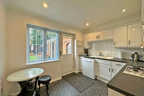 39 Sandringham Road, Wombourne, Wolverhampton, WV5 8EF