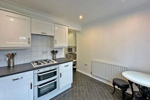 39 Sandringham Road, Wombourne, Wolverhampton, WV5 8EF